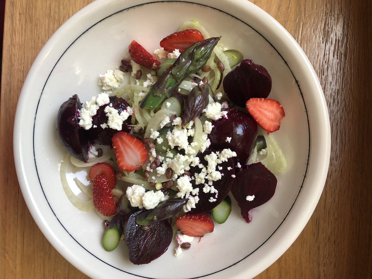 Beets, fennel, strawberries, asparagus, purple barley, homemade ricotta #lunchathome