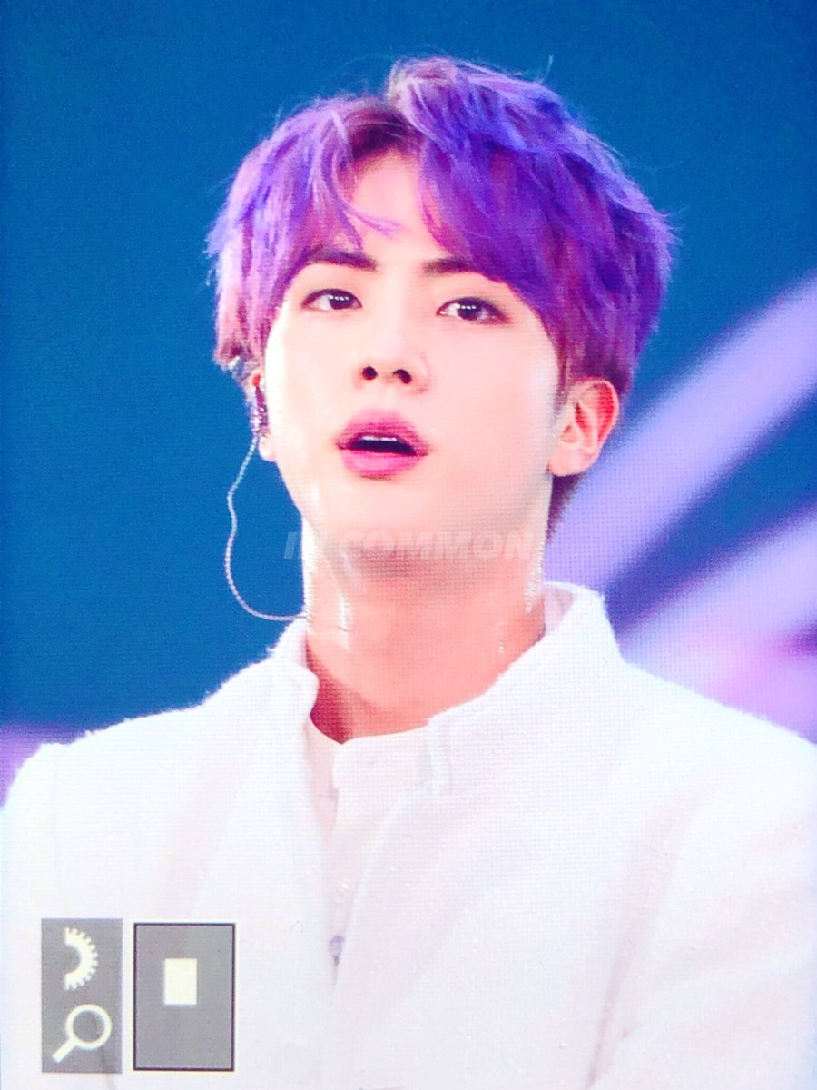 jin_incommon's tweet photo. 190601 SPEAK YOURSELF TOUR IN LONDON 
⁠#JIN #진 #김석진 #ジン #BTS⁠ #BTSWORLDTOUR #BTSxWembly  
@BTS_twt https://t.co/pl2CL77gqm