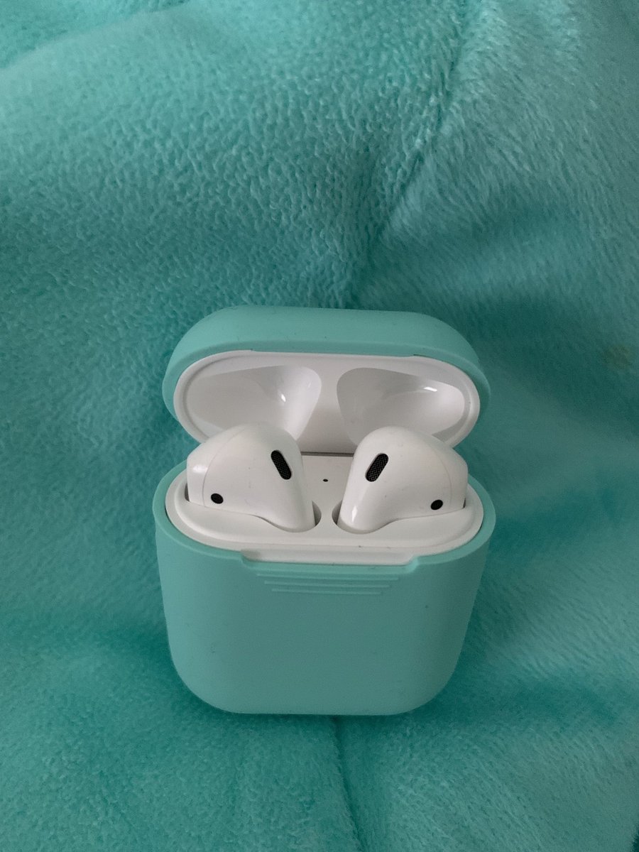 cjmLoveSHINee's tweet photo. I just got myself a #SHINee #PINee airpods case and Iβm loving them π https://t.co/kMp1Rw3Rsb