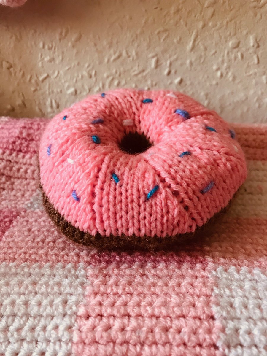 HandmadeMore tweet picture