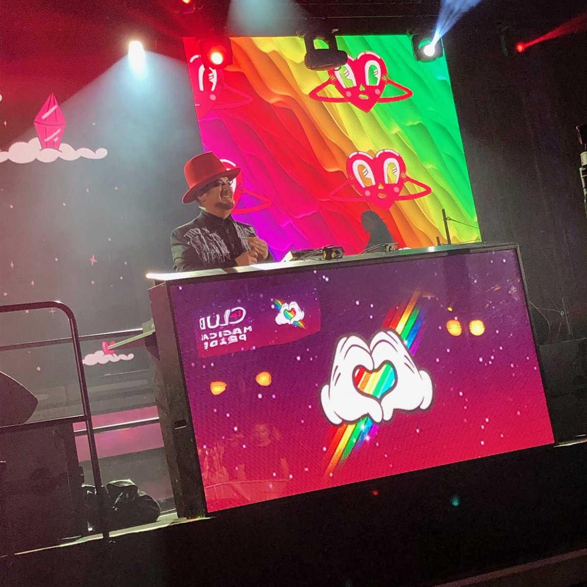 SebastienPic's tweet image. #MagicPride #DJSet #BoyGeorge #Amazing #DisneylandParis