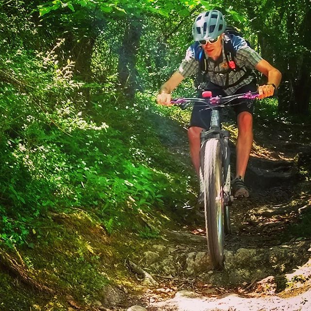 jimbosussexmtb's tweet photo. A rare shot of me riding my bicycle today ..
..
@orangebikes #stage4 @huntbikewheels #trailwide #dynamohub #SON28Dynamo @use_exposurelights #ownthenight #revo @hopetech #purplehope #E3 #singletrack #mountainbikes #igbikes #ridewithaview #outsideisfree #l… https://t.co/wJbQwILABI https://t.co/SOiBkWhil5