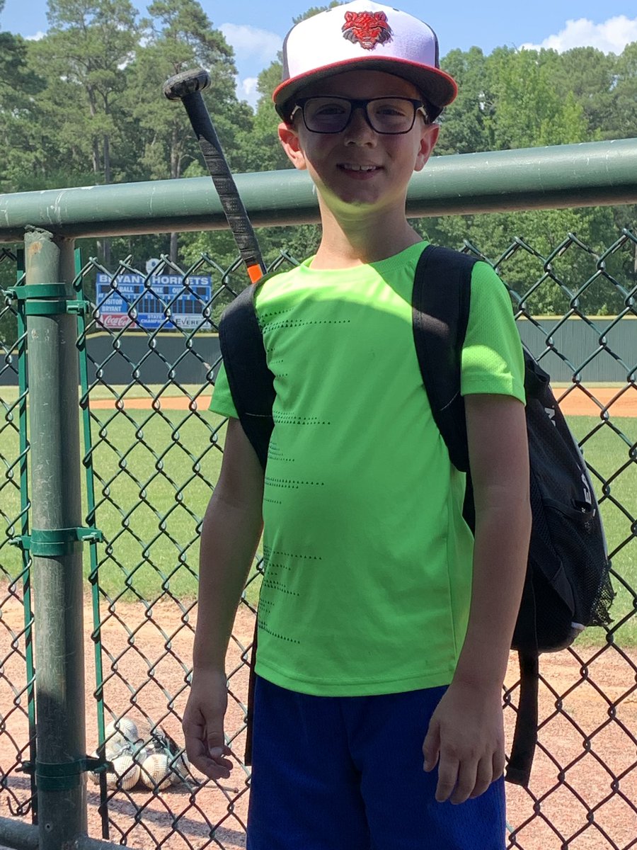 jeffr_hall's tweet photo. A little BP &amp; fielding practice today at BHS field! #FutureHornets #FutureRedWolves https://t.co/g1GGg3bQm6