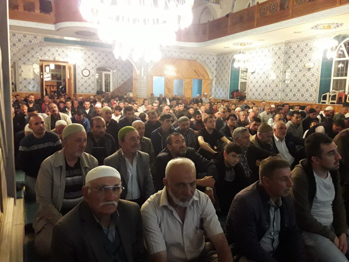 Alucra'da Kadir Gecesi ihya edildi. Bu gecenim feyzinden istifade etmek için müminler camileri doldurdu. Alucra Müftülüğü kandil programı Merkez Büyük Camiinde icra edildi.