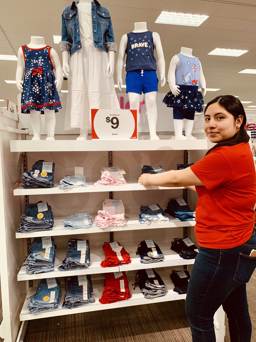 RichMischNWITa1's tweet photo. Talking about style, Lalli is focusing on our brand image presentation and she is ready to help you find that perfect outfit! #NothingLeft2ComeOut  #Style #Target #TargetMoms #LoveWhereYouWork #summertime @MCuprinski @veramay11 @jamaal_edwards https://t.co/yb4ZFOmuMU