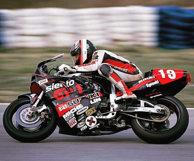 popsyosh34's tweet photo. #DougPolen #ヨシムラ #YOSHIMURA #SUZUKI #GSXR750 🏁🚀 https://t.co/bsq070HN3j