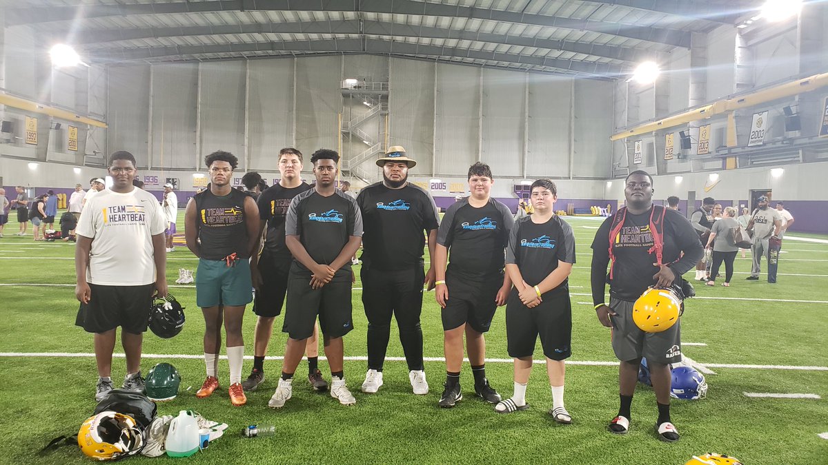 rtskingdomtrain's tweet photo. Great group at the lsu camp today  @LSUfootball @LSUCoachRaymond @Coach_EdOrgeron #wetrainlineman #comegetsome #weworkwhileyousleep https://t.co/dRWAJfoxC9