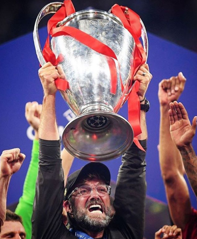 InvictosSomos's tweet photo. Su cara lo dice todo. Nadie merecía esto más que tú, Jürgen. https://t.co/XRh0mpQxVB