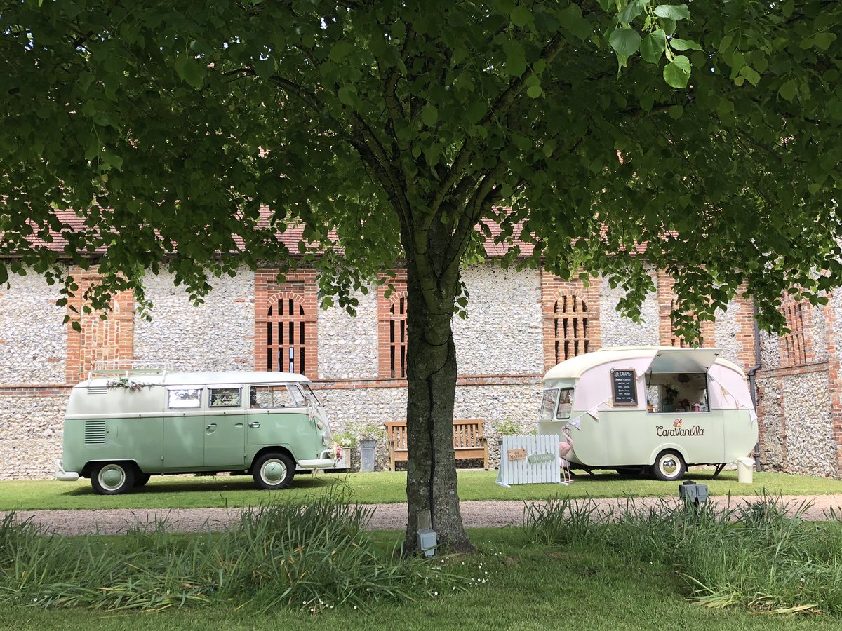 CaravanillaUK's tweet image. Thursday saw us visit @TitheBarnHants again for another wedding #wedding #barnwedding #tithebarn #petersfield #caravanilla @VinniesVVV