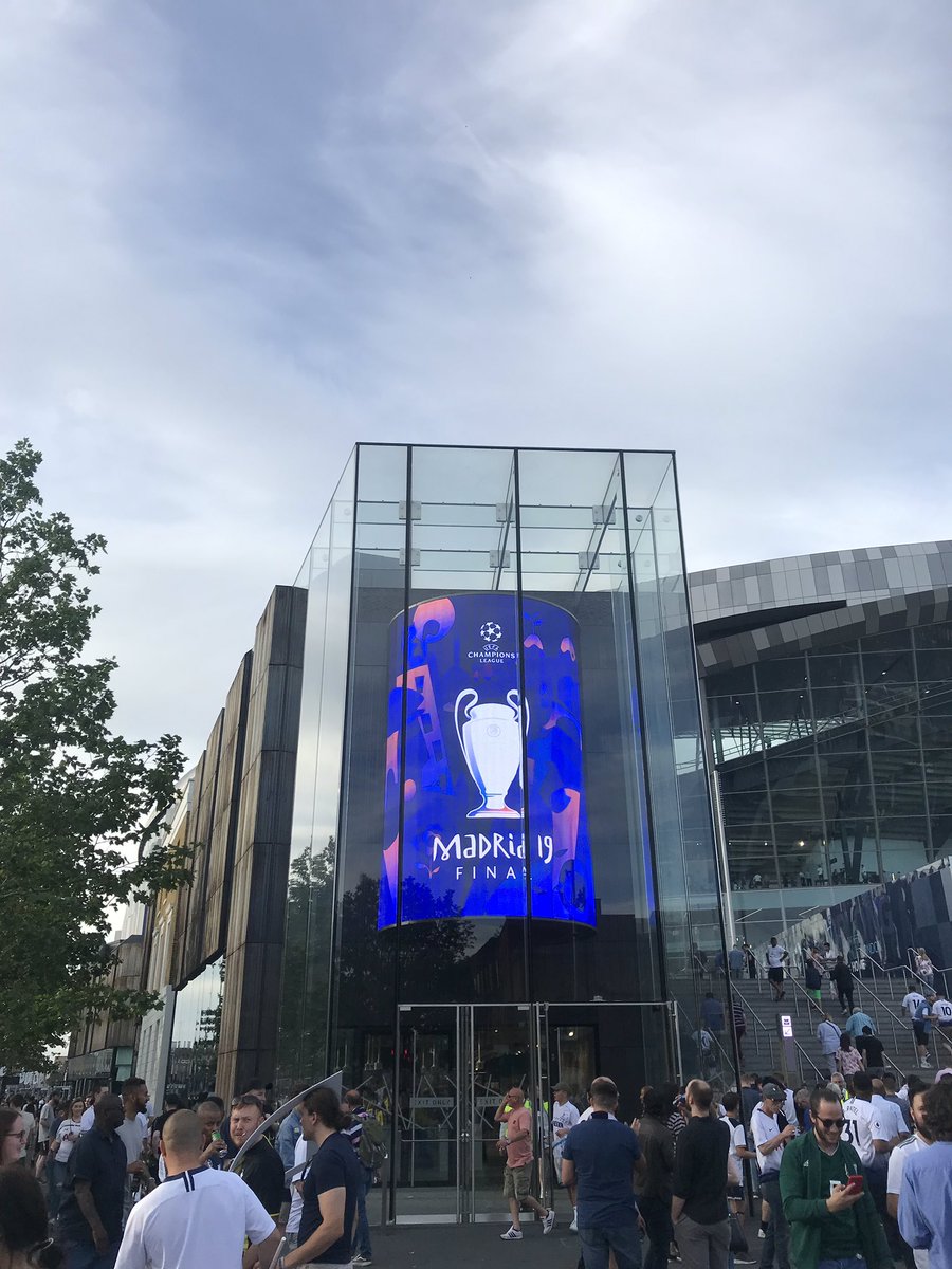staceycutten1's tweet photo. I may have been showered by the spit of the shouty man behind me, but at least I got to see the new stadium 🤣 #Spurs #UCLFinal19 #WhiteHartLane https://t.co/yx97W5pFCH