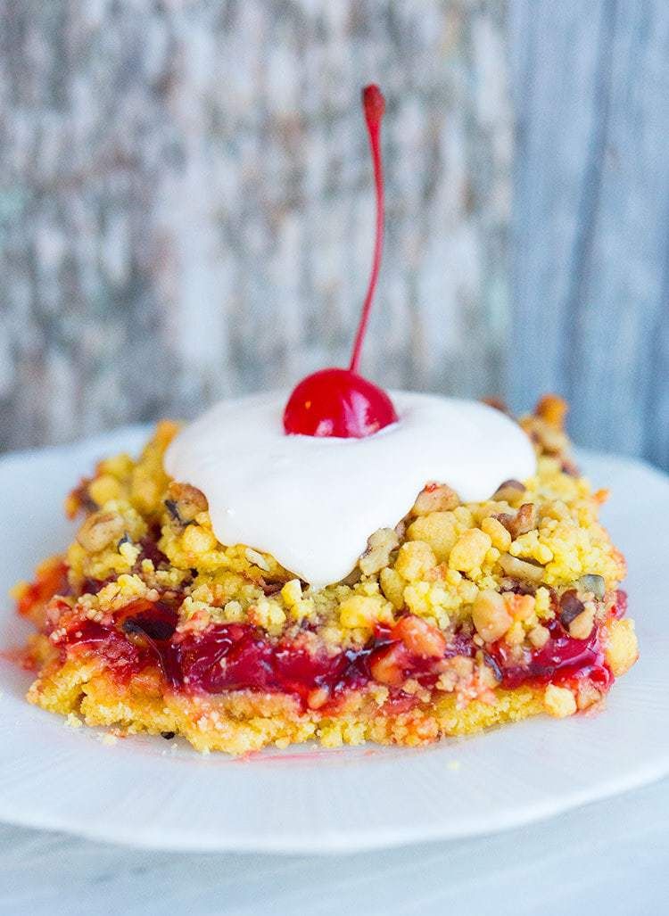 LEMON CHERRY CRUNCH CAKE buff.ly/2IdOFbG via @KitchenMagpie #delicious_food #deliciousfoods #deliciously #deliciouso #foodieapolis #foodiee #foodiefeature #foodiegrams #foodiepics #foodietribe