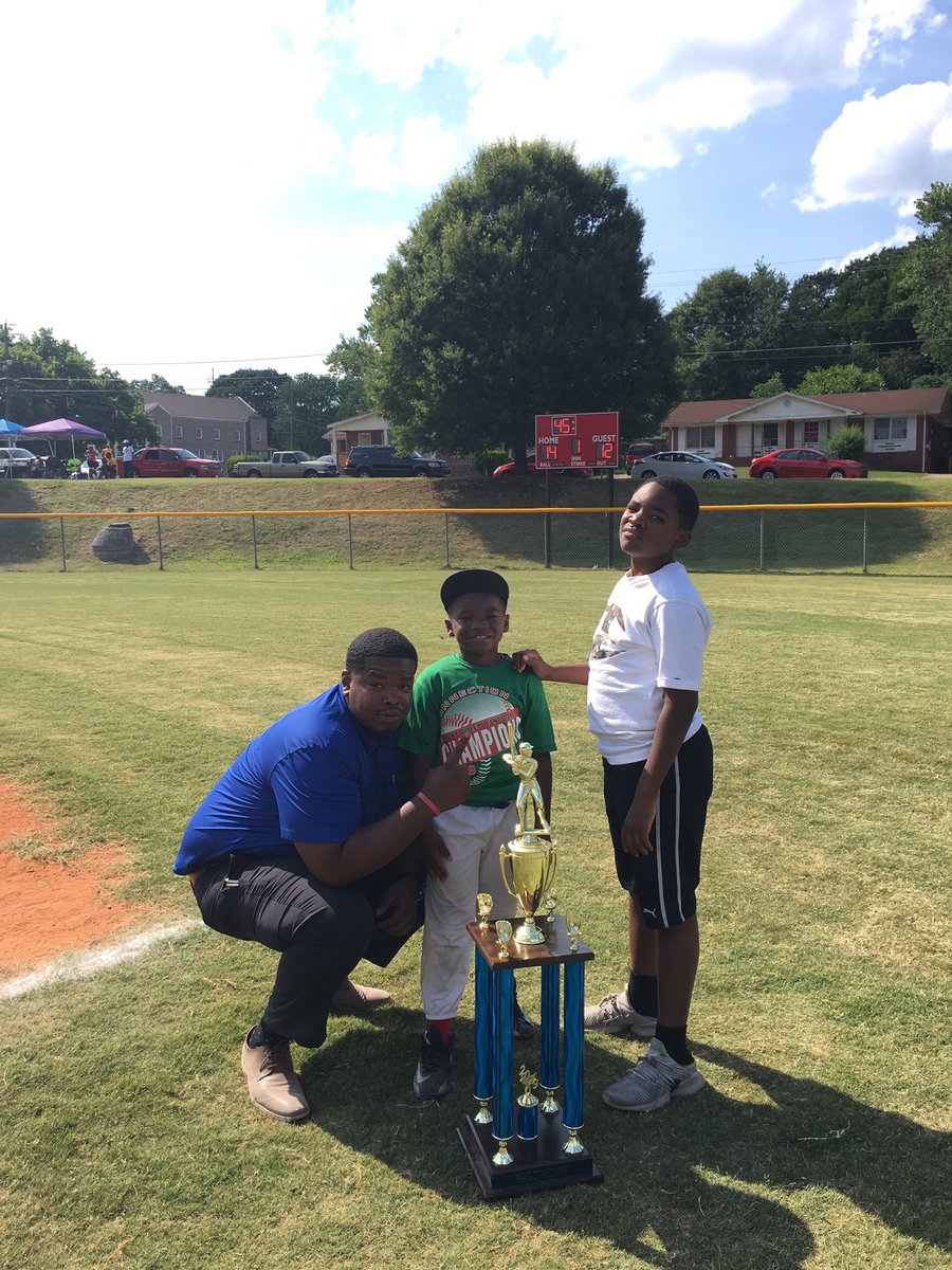 Bigfly_Nolie's tweet photo. One of my proudest moments ever.. #ProudDad #Champs #ChipSquad https://t.co/wvyirSo6qT