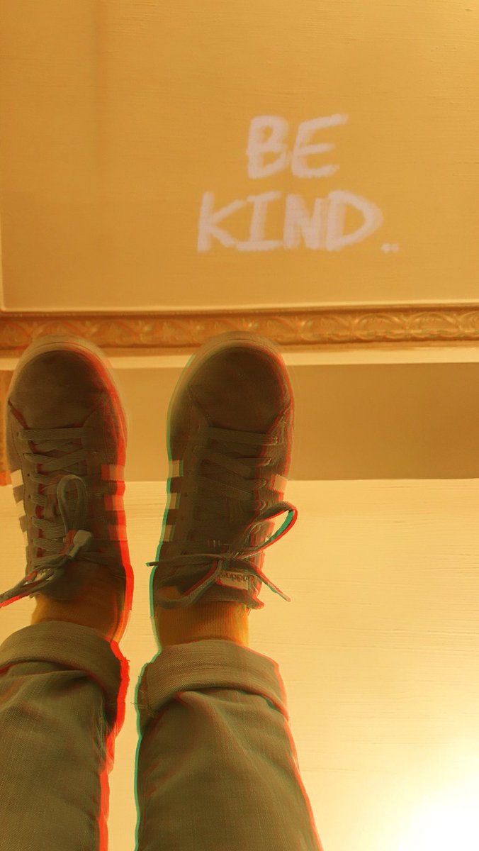 DrDrama8's tweet image. When Pinterest meets my craziness 🤪😅💛
#photo #shoes #creative_designer #yellow