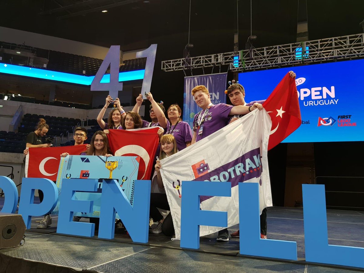 Bahcesehir22's tweet image. Fen ve Teknoloji Lisesi robotik takımımız @robotrakspace FIRST LEGO League Open International Uruguay turnuvasında 69 takım arasında Proje/Araştırma alanında 1.’lik ödülüne layık görüldü. Takımımızı tebrik ederiz 🏆👏🏼