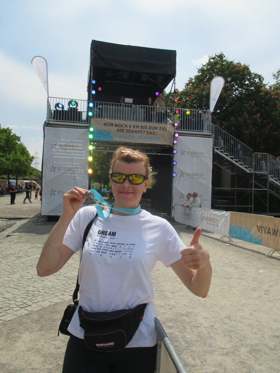 "Hallo,hier ist der Nordsternpark,geht es euch gut???
Noch 6km bis zum Ziel,ihr schafft das!"

#geschafft #sostolz #einssechzehn #neueChance #Heimat #Fanmeile 
#Zechenschnecke #zurückgekämpft
