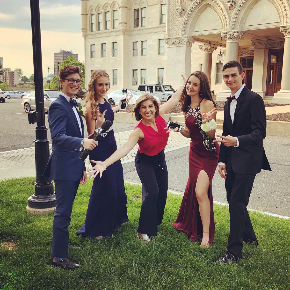 newsyCaitlin's tweet photo. Have an awesome time at prom tonight #AvonHS! 💃🏻🕺🏻🌹 #NBCCT @NBCConnecticut https://t.co/uyJwiR8hRg