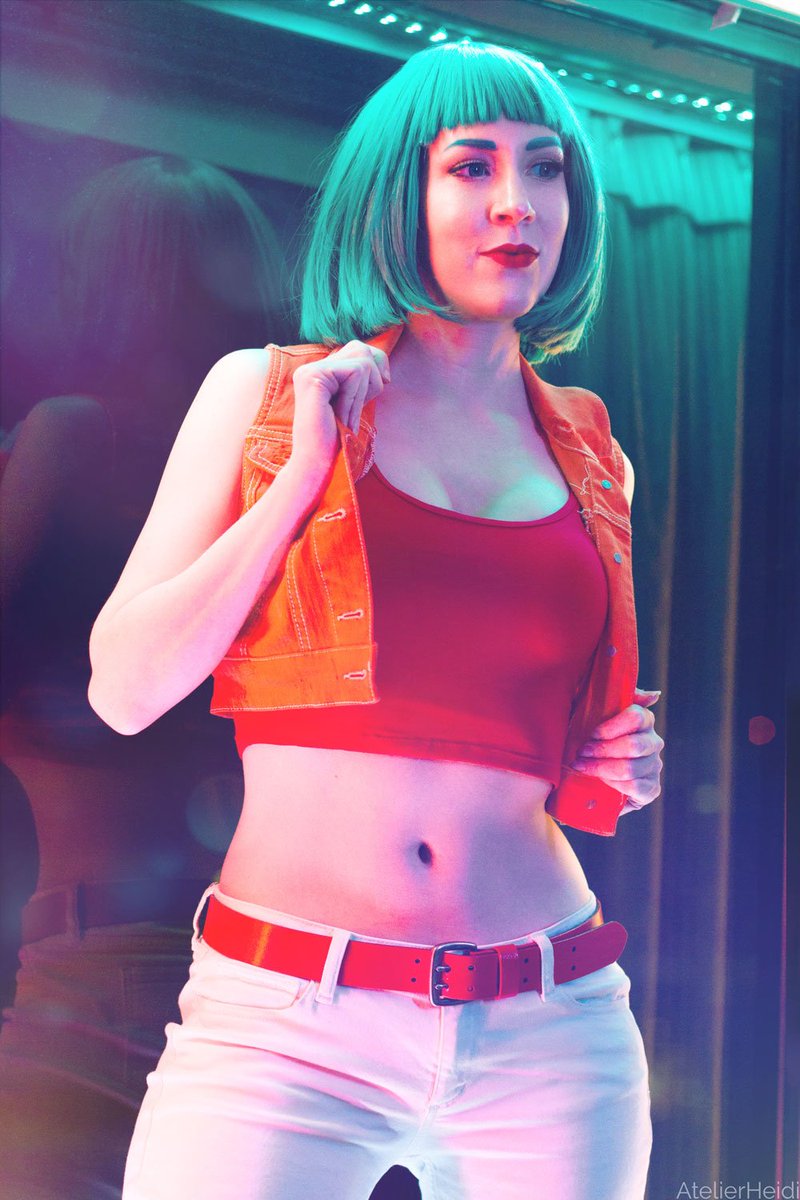 AtelierHeidi's tweet image. I'm Heidi, I'm bi/pan, and I love to make things. Cosplaying lets me experiment with presenting myself in different fun, artistic ways. I make almost all my own costumes and like to collab with other artists as well. Photos by my ex/edited by me 
#LGBTCosplay