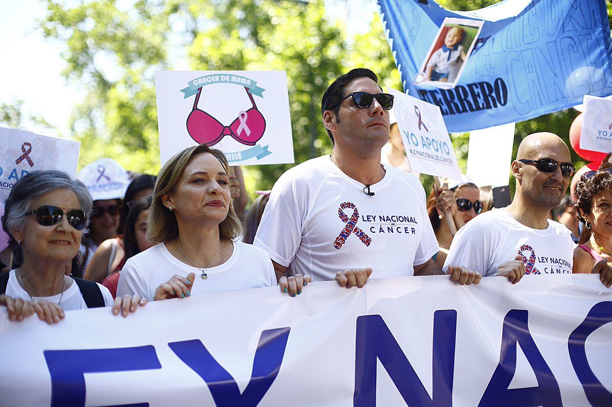 stolkan's tweet photo. Esperamos q el Pdte @sebastianpinera comprometa financiamiento y recursos necesarios para #LeyNacionalDelCancer en su #CuentaPublica ya q #Con54NoAlcanza miles d pacientes y familias estamos esperando. #seguimosunidos #ClaseMediaDESprotegida @ESantelicesC @gblumel @carolinagoic https://t.co/Ip6Jz2W4Px