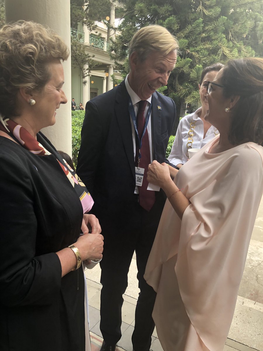 bjonesbh's tweet photo. Was delighted to meet and congratulate #ElSalvador’s brilliant new Foreign Minister @CancillerAleHT, who will be lead Diplomat in Cabinet of Equal representation, #WomeninDiplomacy #WomeninLeadership & to share photo with dear #EU colleague Ambassador #AndersKompass @SwedeninGT https://t.co/msffVujYhn