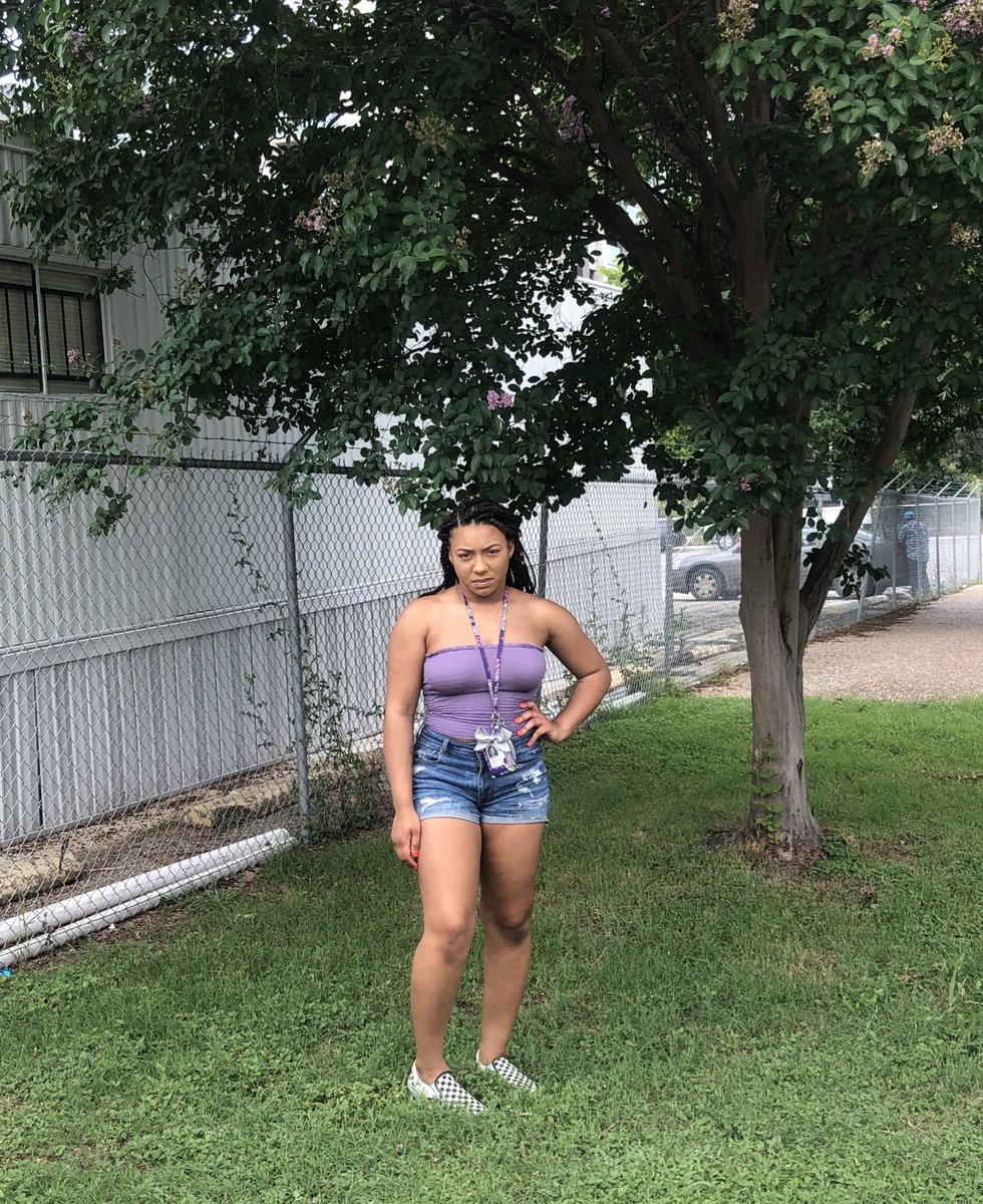 omgyourelying's tweet photo. when i take pics of my boyfriend vs when he takes pics of me https://t.co/FoWLlhRg3X