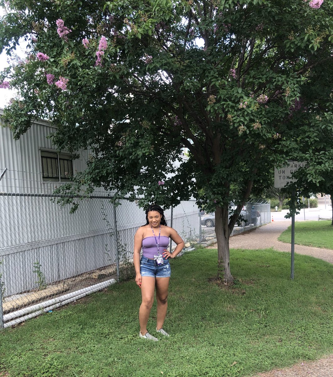 omgyourelying's tweet photo. when i take pics of my boyfriend vs when he takes pics of me https://t.co/FoWLlhRg3X