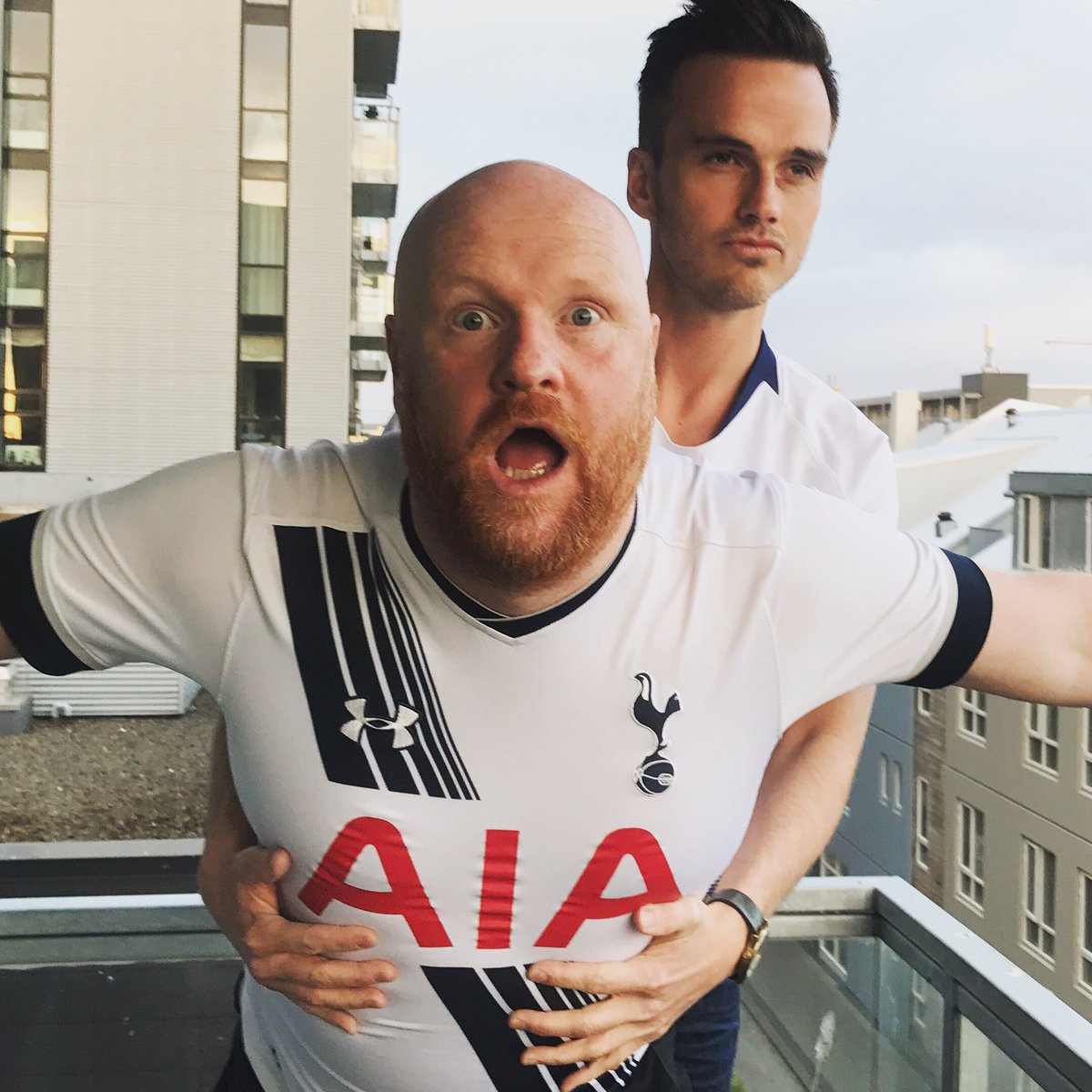 Þetta var eins og Titanic. Fórum úr höfn en klesstum á ísjaka. Til hamingju Liverpool!