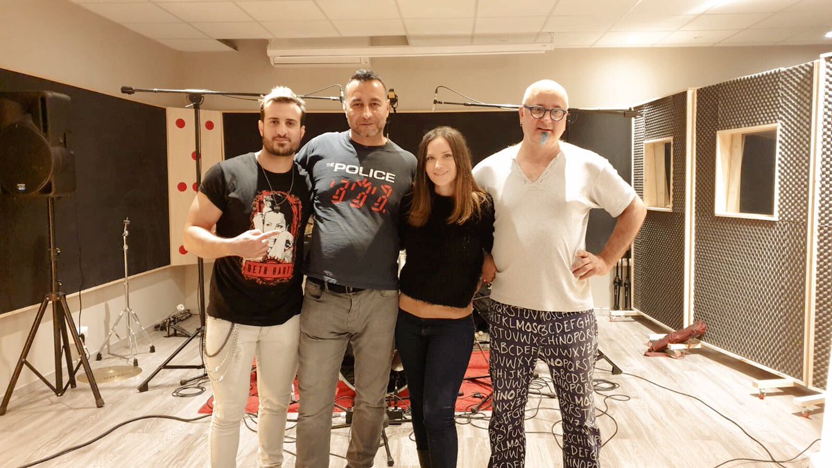 “The Waterfalls”in studio !!! @mel_morabito_official @massimilianocaratelli @mr_gradenko 
#studio111 #Carmelomorabito #MassimilianoCaratelli #MaurizioVanorio