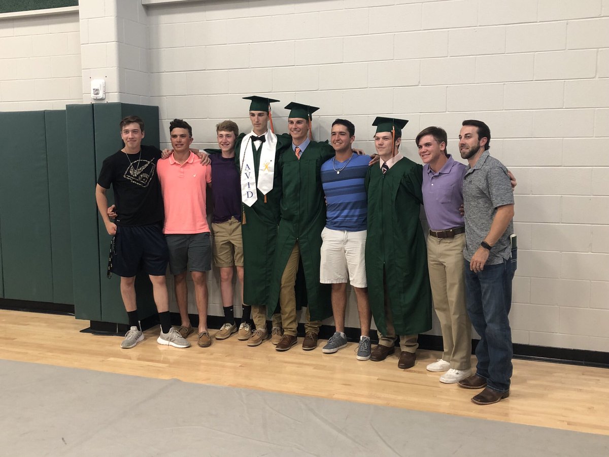 gatorbsball's tweet photo. Congratulations to our baseball graduates, awesome young men that made a positive impact on our program! Thanks guys 🐊 https://t.co/ZRghP9SYRD