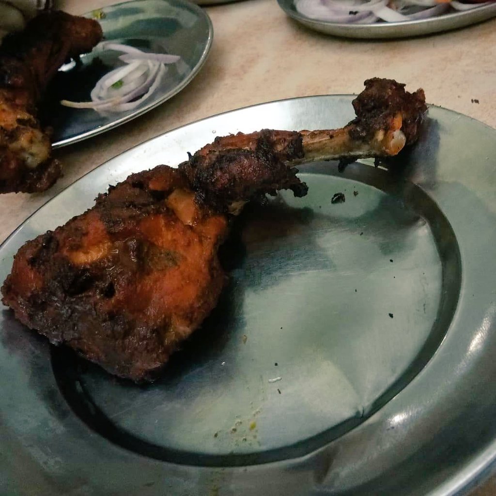 husaintha18's tweet photo. The Leg day which I love the most ..... #legday #chickensmadness #Desifoodies #foodietribe https://t.co/JOoRnCQuP5