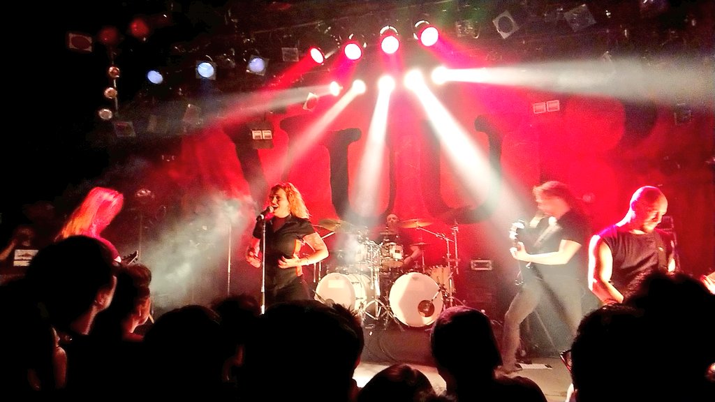 heavymusiclove7's tweet photo. おはようございます☀️
今朝は、EVP主催(事業休止の報は悲しい)で開催された4月のMFVFに出演したVUURを💿🎶
伸びやかで包み込むようなアネク姐さんの歌声で穏やかな気分になりつつ、テクニカルでヘビィな楽器隊の骨太な演奏を、聴きながらライブの時の余韻に浸るひととき。
#VUUR
#MFVF https://t.co/ivkrALRy5G