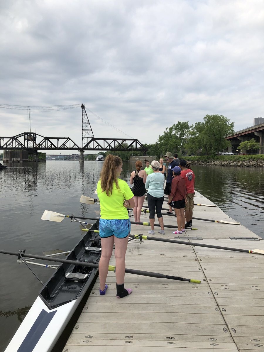 Albanyrowing's tweet photo. Scenes from our #learntorowday this morning. So great to share our love of the sport and reconnect people with the beautiful #HudsonRiver. Thanks to all who attended! https://t.co/hMm5bds0I2