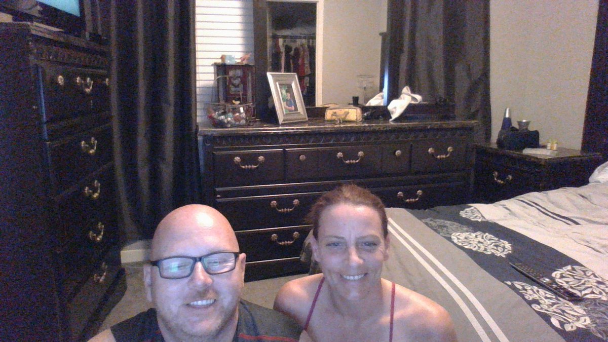 Heavanlee's tweet photo. @GoldHuntCA need help with selfie bonus clue #Selfie for bonusclue https://t.co/pgTBhoJUbZ
