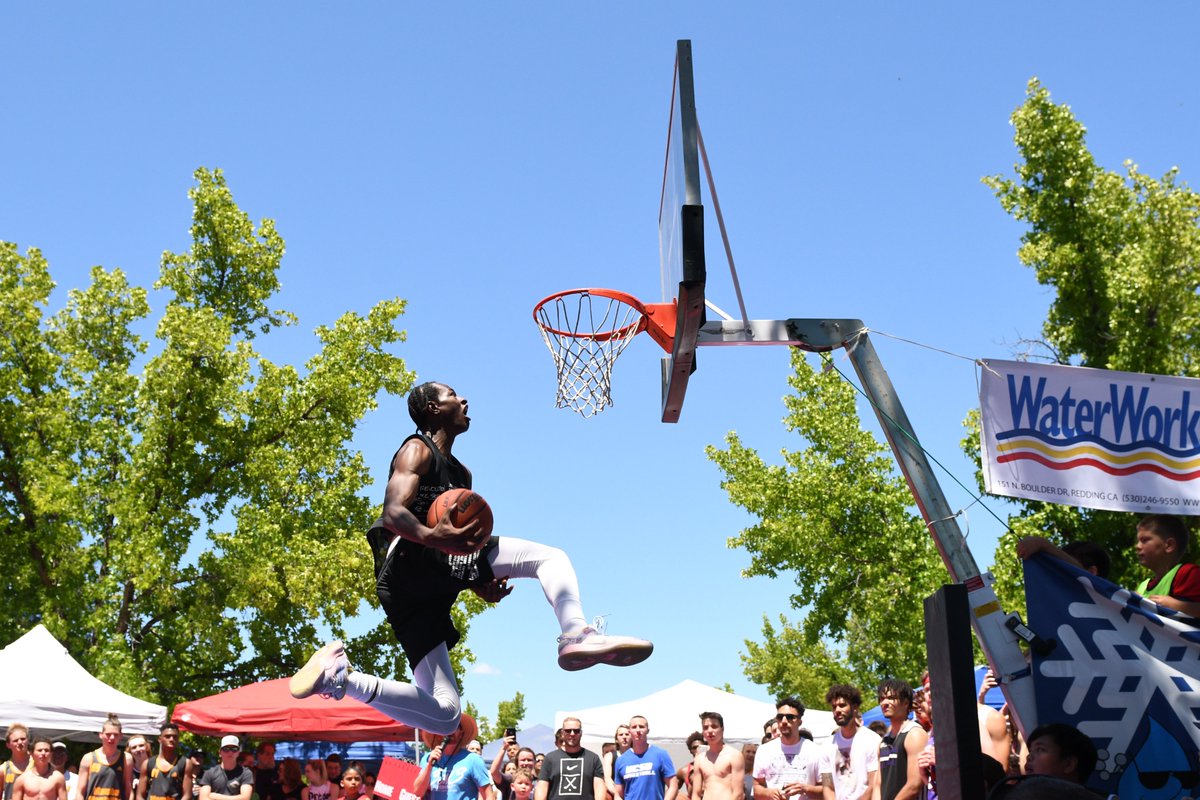 ShastaCoSports's tweet photo. Some great shots from @michaelsdaly_md from Saturday's Redding 3-on-3. Head to https://t.co/iORXMsLUV9 to see the full gallery -- almost 100 photos! #ShastaCountySports #norcalscores https://t.co/WBnv6pyots
