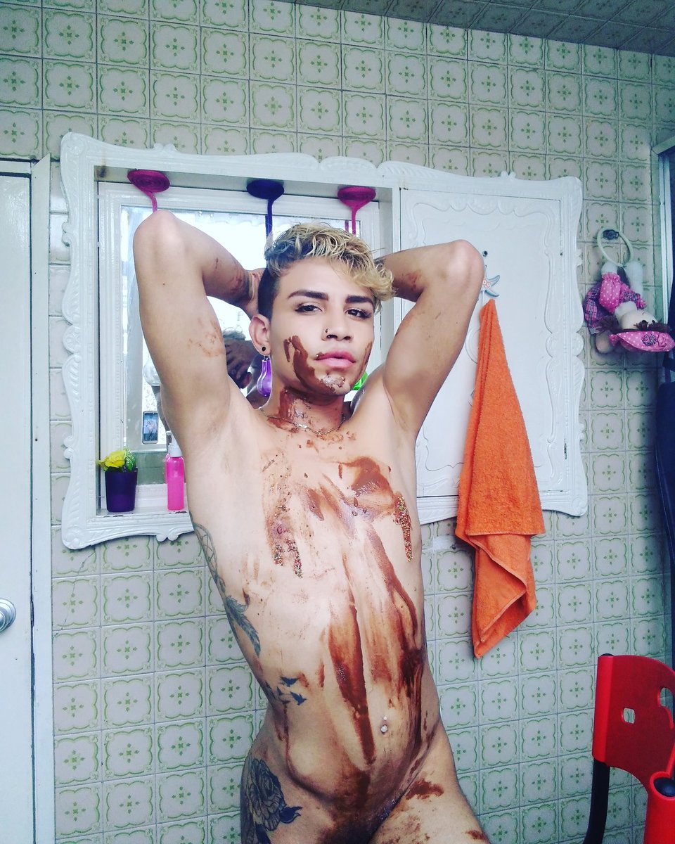 Dannydance8's tweet photo. Hi honeys 💋🔥 https://t.co/dM4pzd1cIg