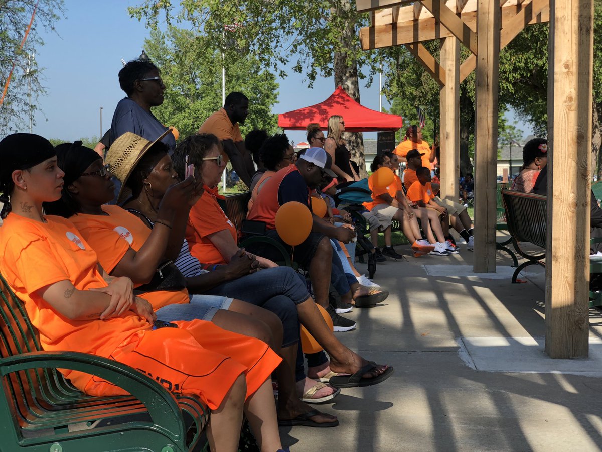 joellahoye's tweet photo. Junction City, KS 🧡
#WearOrange #ksleg @MomsDemand #MomsDemand @TonyaBo57068742 https://t.co/uRptF5BZJj