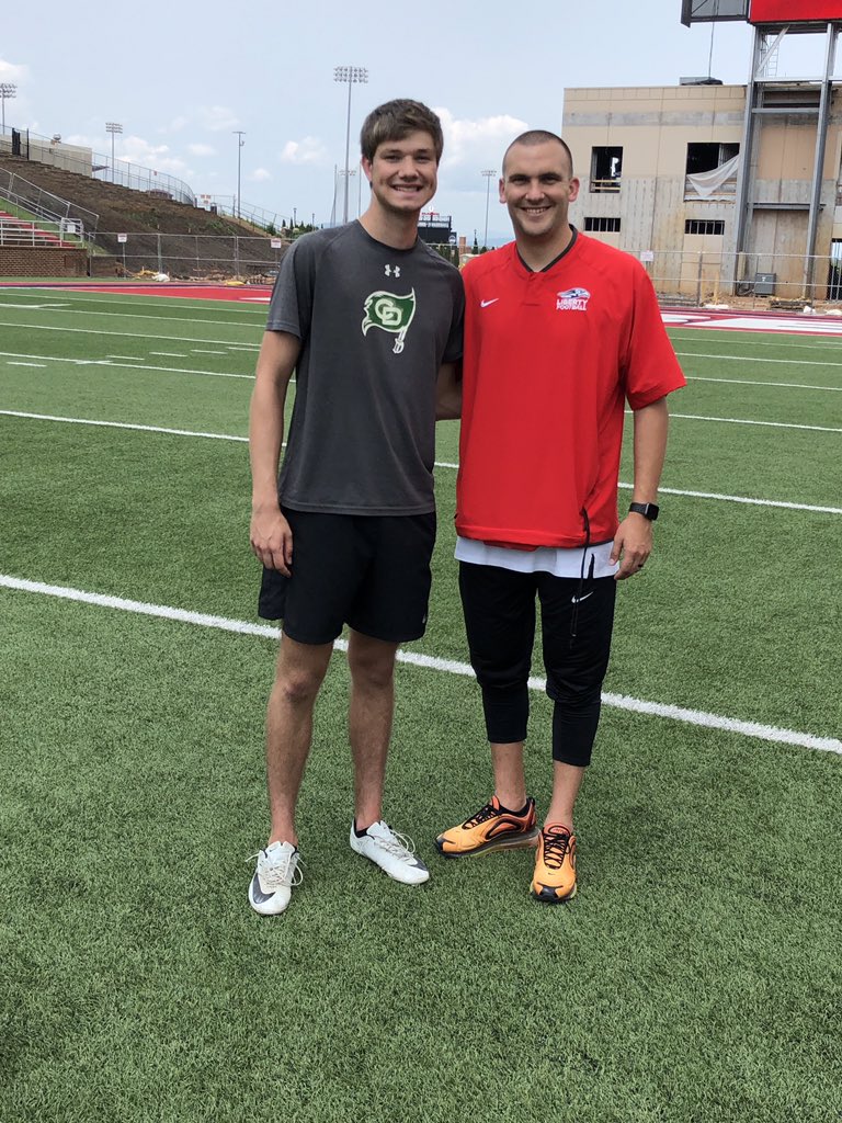 ed_dellinger's tweet photo. Excited to say that I have received a pwo at Liberty University. Thanks to @CoachTBurns and @CoachTBurns for the opportunity! https://t.co/qvEQMIDRPt