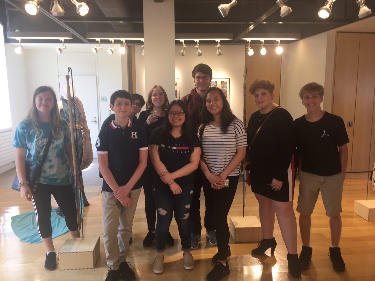 dawnellismobbs's tweet photo. Community arts shine on at the “Way of Walking” event at Old Town Hall in Newmarket this afternoon. Thank you to Shannon Ulgiati and @mcnicol_theresa for their support in today’s event. Join the Journey #IndigenousHistoryMonth #sacredcanoe https://t.co/azYmd6tH9R