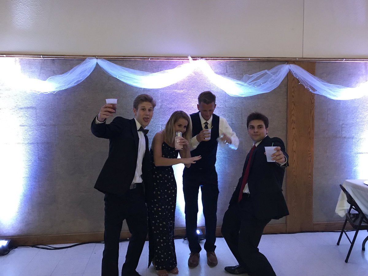 davidmwcomedy's tweet photo. #ToastTheThompsons https://t.co/p4KPuwBUE9