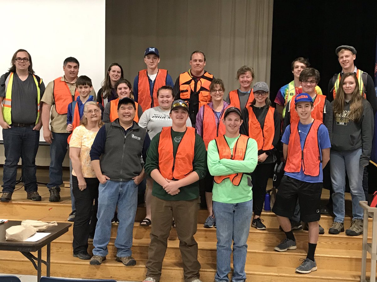 FC2019TOY's tweet photo. Great job by SMHS Envirothon students, community members, and resource professionals surveying watersheds of our drinking water sources! Great day to be outside! https://t.co/MsGgR6IpHv