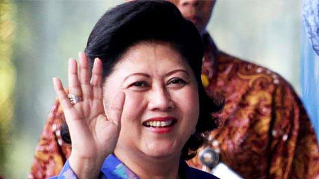 a51do's tweet photo. Turut berduka cita atas meninggalnnya ibu Ani Yudhoyono, semoga keluarga yang telah ditinggalkan diberi ketabahan, kekuatan dan penghiburan. Selamat jalan ibu.... 😔
#RIPAniYudhoyono https://t.co/65PqIJ5QdT