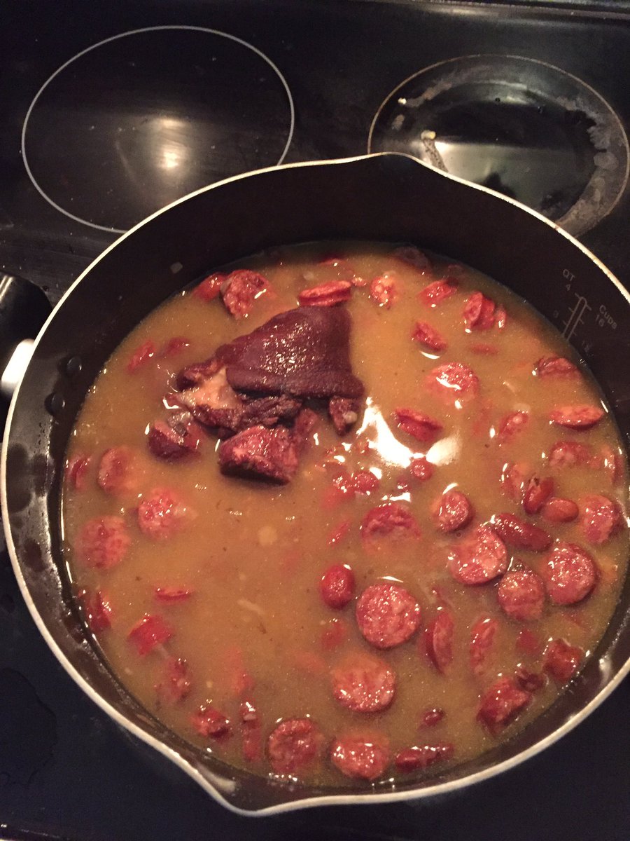 Kwray54's tweet photo. Made my first batch of Red Beans tonight. I must say they turned out really good. @Keenanray25 liked them and he’s the pickiest eater I know. Proud of myself. Leggo! #ChefRay https://t.co/Oo2tGIc7xT