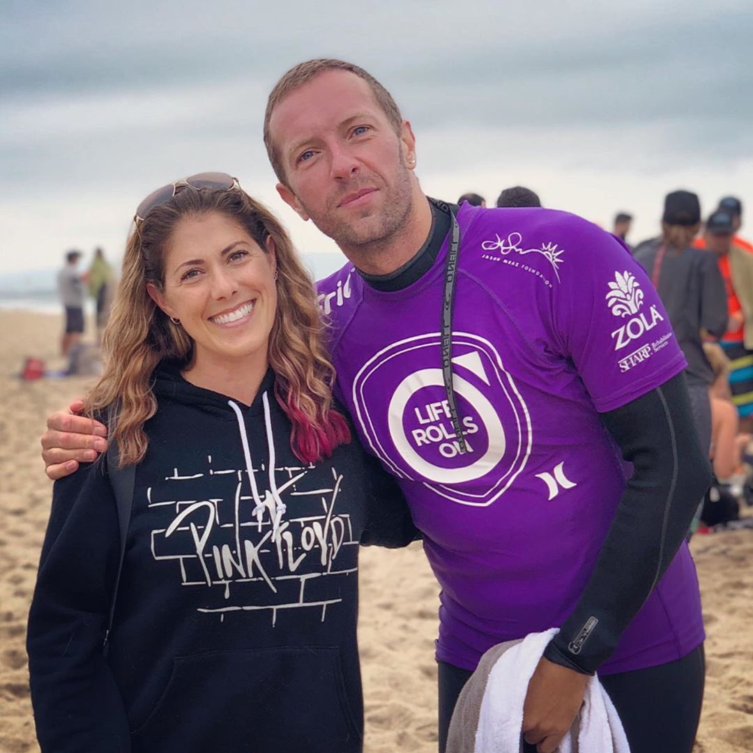 coldplayxtra's tweet image. Chris Martin with @juliepedone at today’s @LifeRollsOn event in Santa Monica, CA 🌊 

📸 instagram.com/p/ByLrLz5FMd2