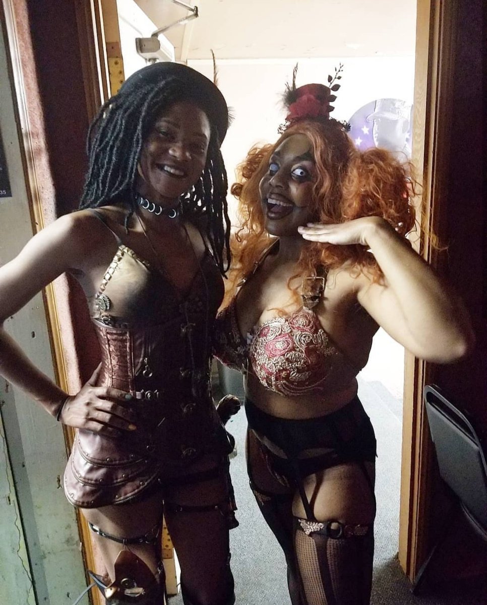 Saraiyuu_'s tweet photo. Fellow Burlesque Babe Nola Belle and I during The #ClockworkCarnival show in April♡

#UNTAMEDBABESBURLESQUE #CREMEDELASHAE #NOLABELLE https://t.co/GaNKSVHj1a