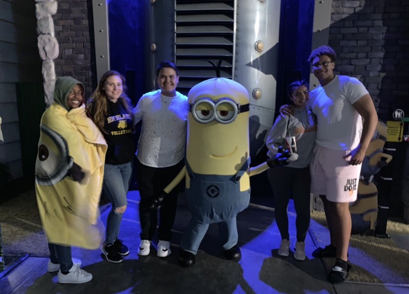 _maggie__2016's tweet image. With my favorite people!!! 💕#gradbash2k19