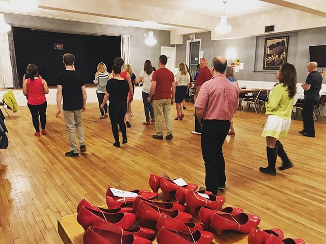 SalsaSoulProd's tweet photo. 👠👠👠Vlad’s beginner lesson is underway at #SalsaSiSaturday “Dance in Her Shoes” Fundraiser for @ywcahamilton 👠👠👠 Come and join us in #HamOnt for a dance or two! 💃🕺We will dance a special bachata in red shoes at 10:30 p.m. followed by a draw for FU… https://t.co/F4sCc7eRTr https://t.co/l369o0pZ3J