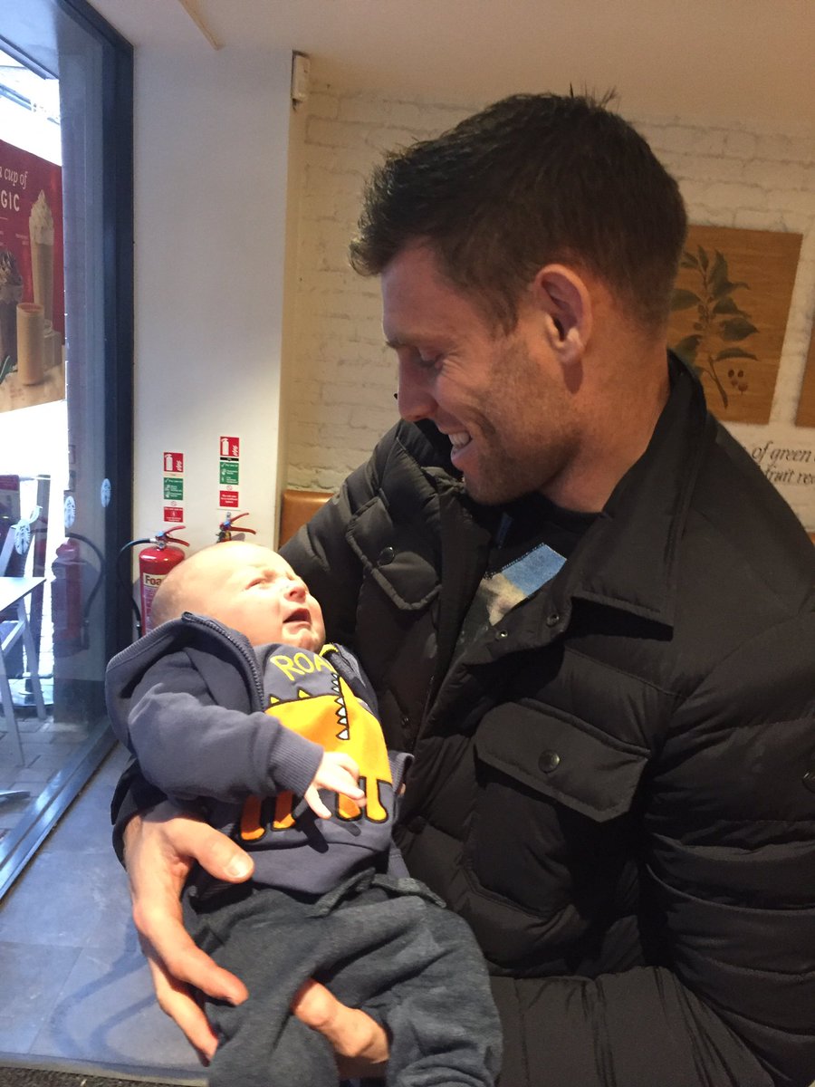 jbradleymedia's tweet photo. Earlier in the season, while my little one was fighting for his life in Alder Hey, this lad went out of his way to call every day, to see how we were and whether there was anything he could do for us to help. So, forgive me a tear of joy for him tonight. A brilliant human being https://t.co/JDgwD4ggGg
