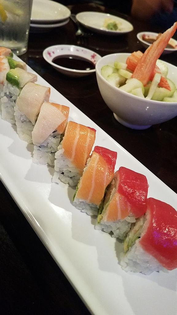 ImAlvar0's tweet image. In celebration of #PrideMonth eating my favorite food! #RainbowRoll 🏳️‍🌈