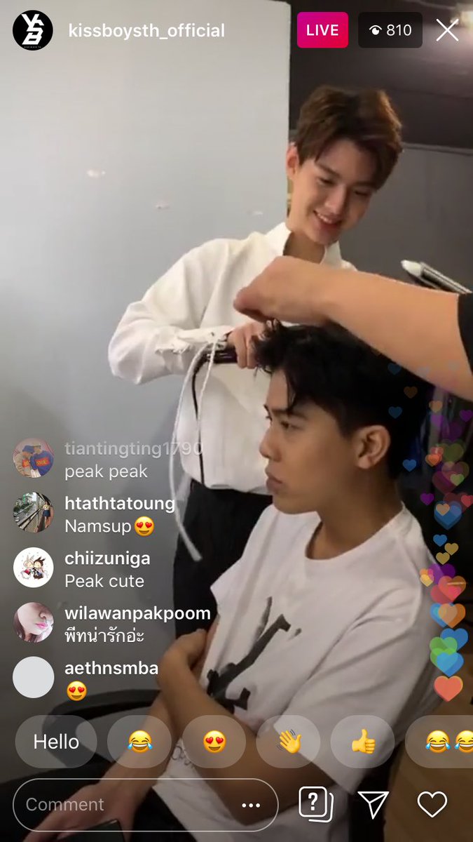 NamSupHome's tweet photo. เปงแฟงเหรอมาเล่นผมอะ 🙈

Playing his hair like that, are you his boyfriend? 🤔

#tonnaaam #saint_sup
#NamSup #น้ำซุป https://t.co/SQJdR0lyjA