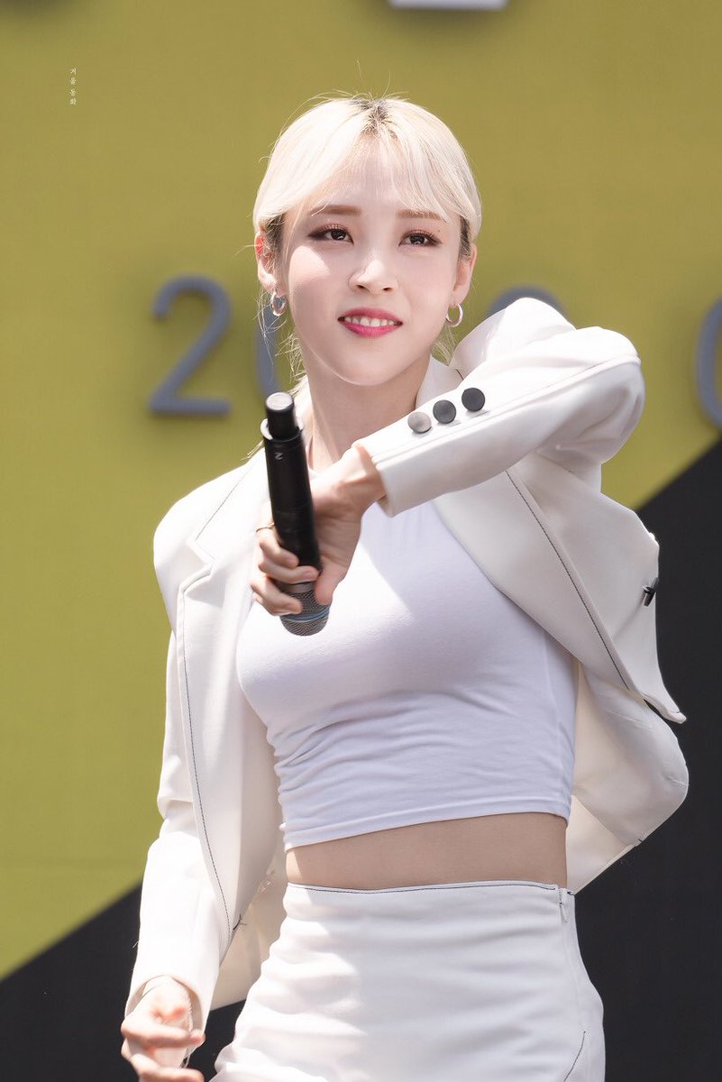 Pampamo0's tweet photo. ปี 2019 ก็ยังกอดตำแหน่งไว้อย่างเหนียวแน่น จากผลโหวตของเลสเบี้ยนเกาหลีหลายหมื่นเสียง

1. ซึลกิ
2. ไอรีน
3. #มุนบยอล
4. ซอลอา
5. #ฮวีอิน
6. #โซลาร์
7. #ฮวาซา
8. เวนดี้
9. โบนา
10. จอย

Cr. kimnonsan https://t.co/MBvivFx3kM