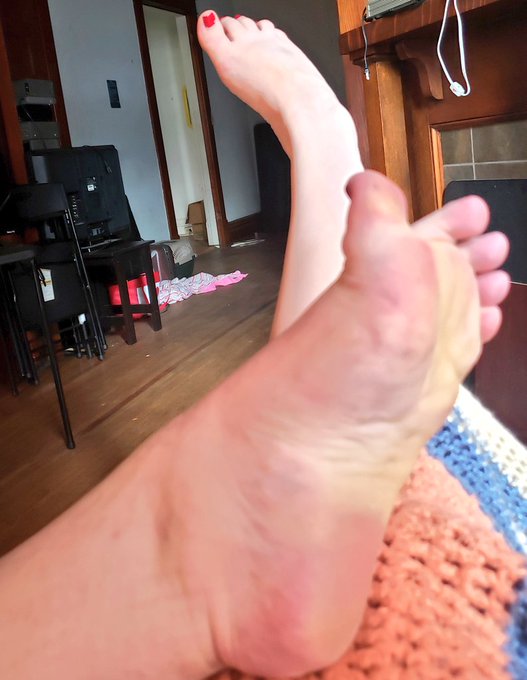 These lovely feet are the object of your desire.  You yearn to kiss, touch, worship them.  But you're<a href="/tag/footfetish"class="tags"><span>#footfetish</span></a><a href="/tag/findom"class="tags"><span>#findom</span></a><a href="/tag/cashslave"class="tags"><span>#cashslave</span></a>